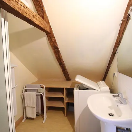Maison De Caractere Pres Des Volcans D'auvergne, 3 Chambres, Grand Jardin, Animaux Admis, Internet. - Fr-1-742-390 Semesterbostad *